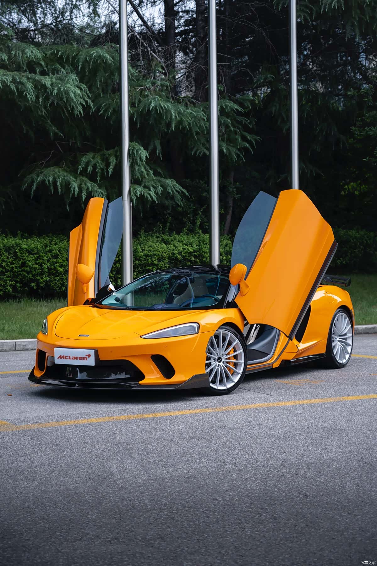 McLaren GT