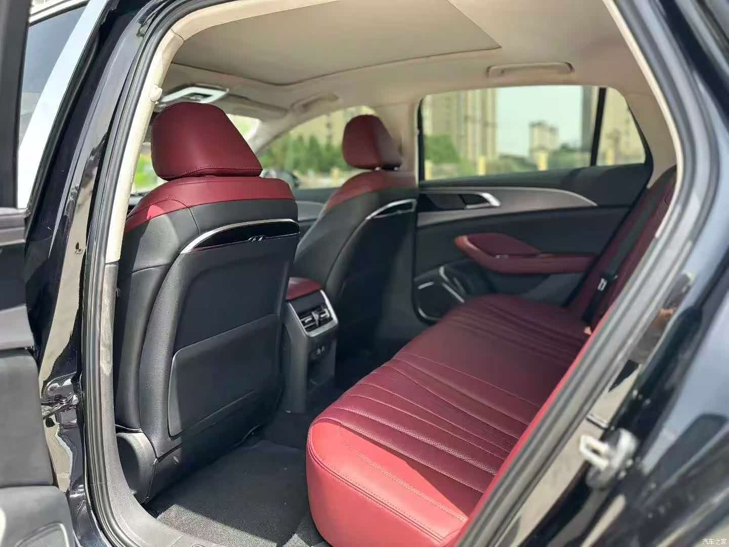 Hongqi H5, 2024 6