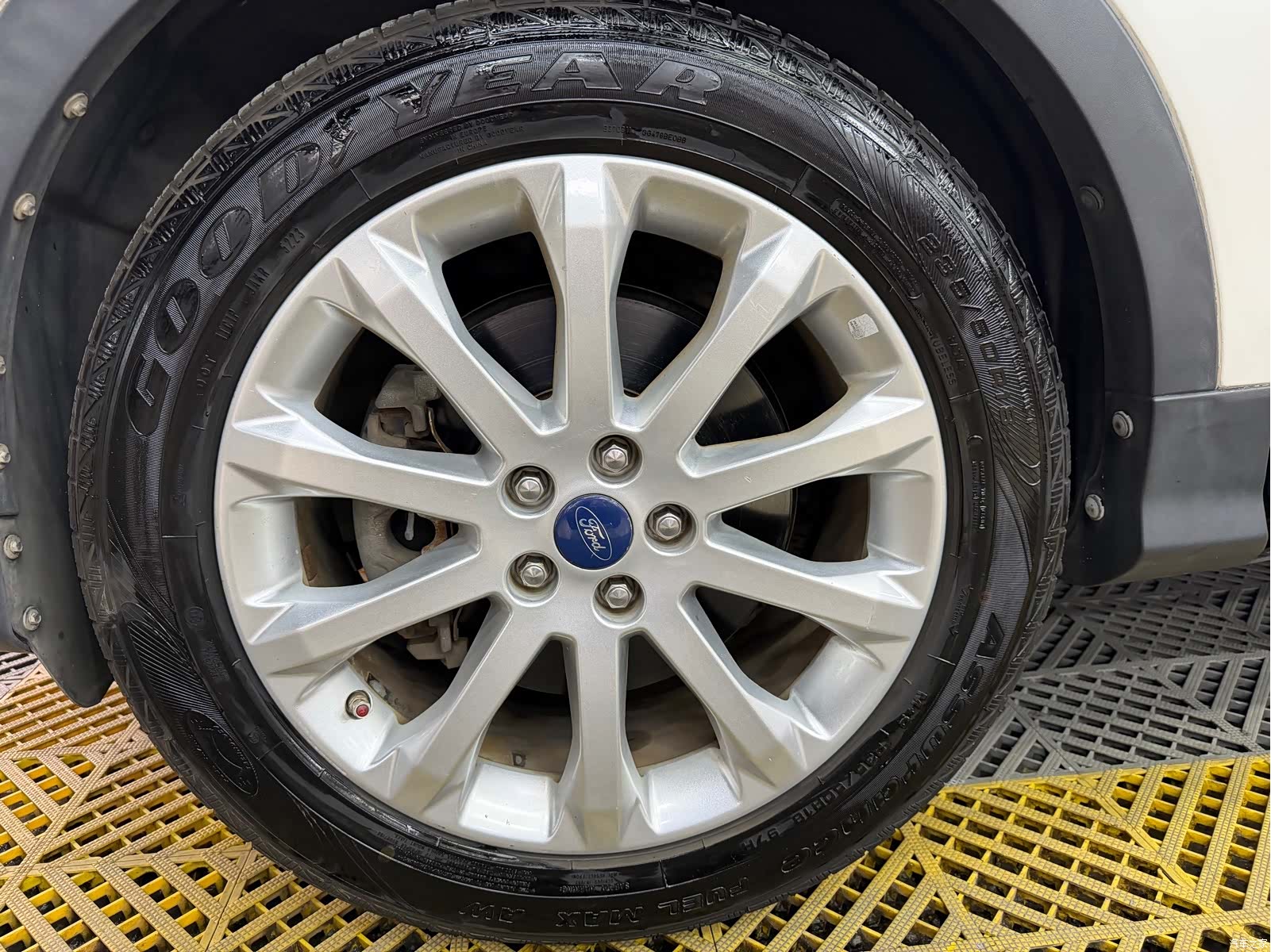 Ford Kuga, 2013 30