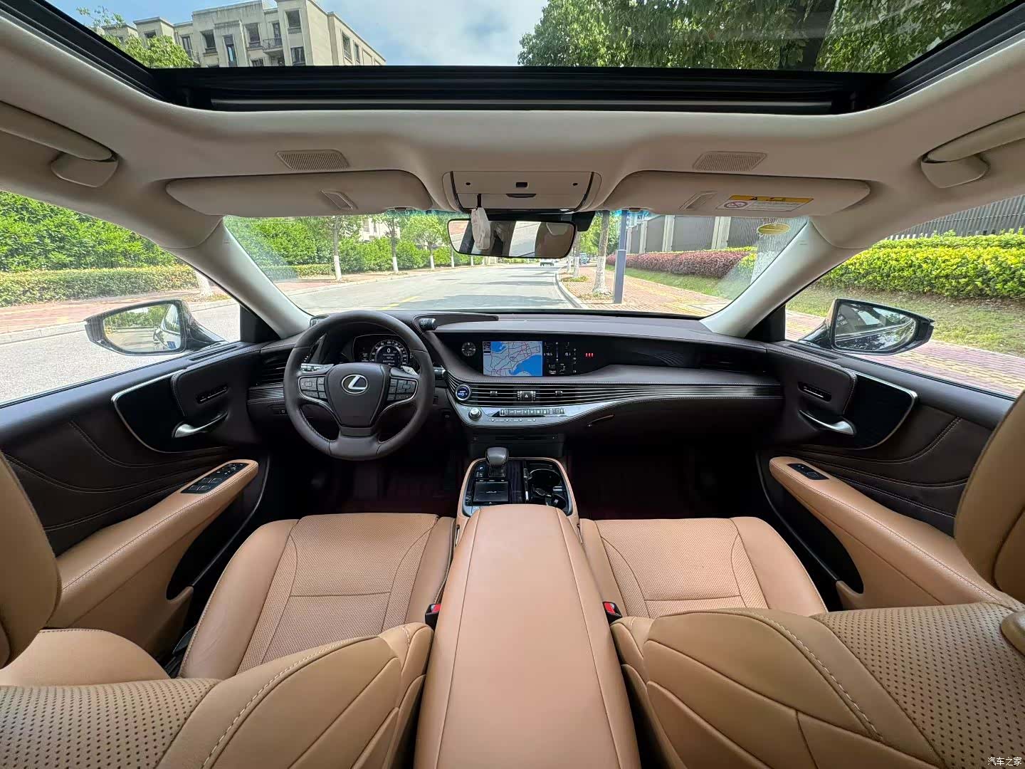 Lexus LS, 2020 9