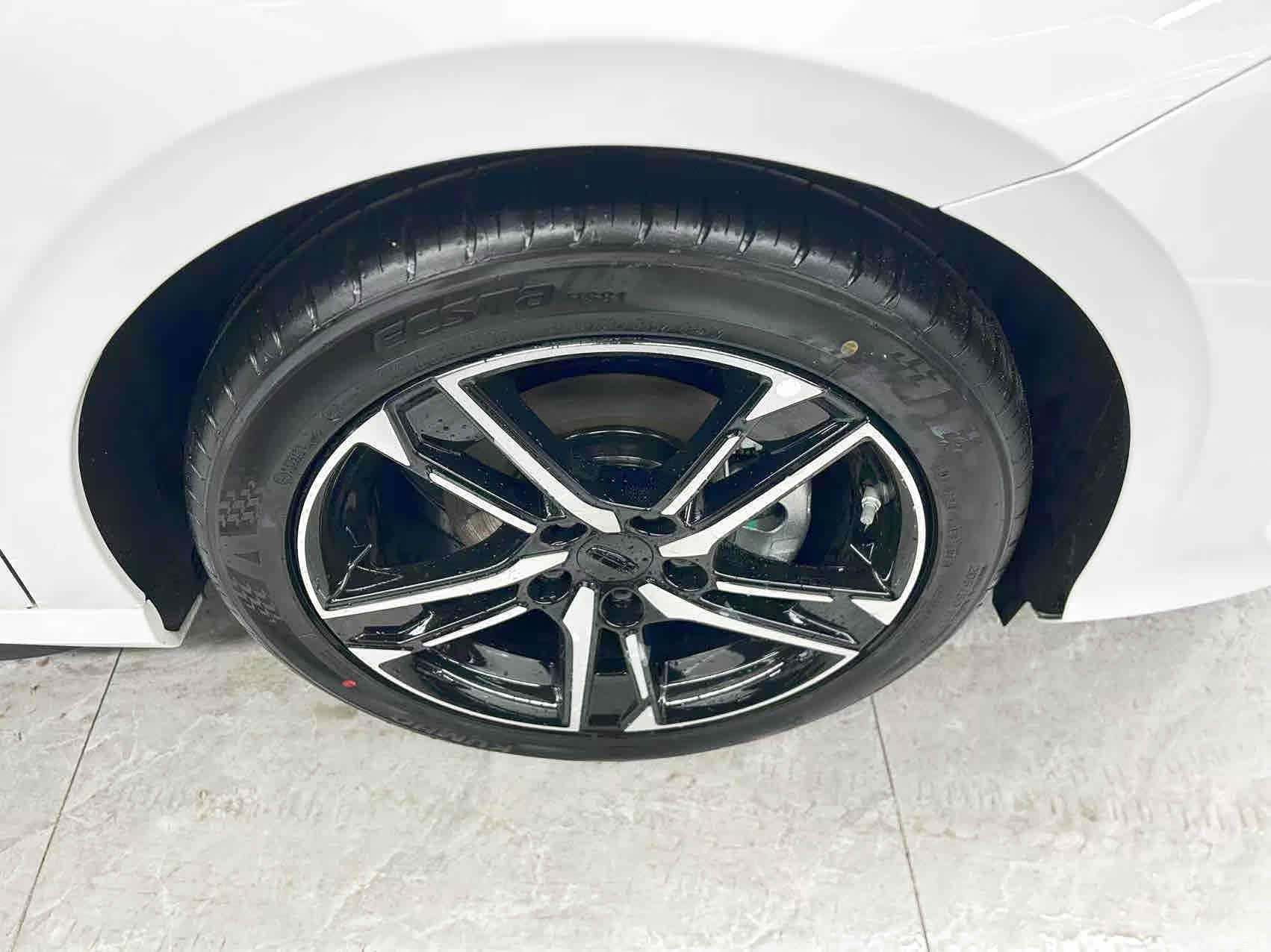 Geely Binray, 2025 20