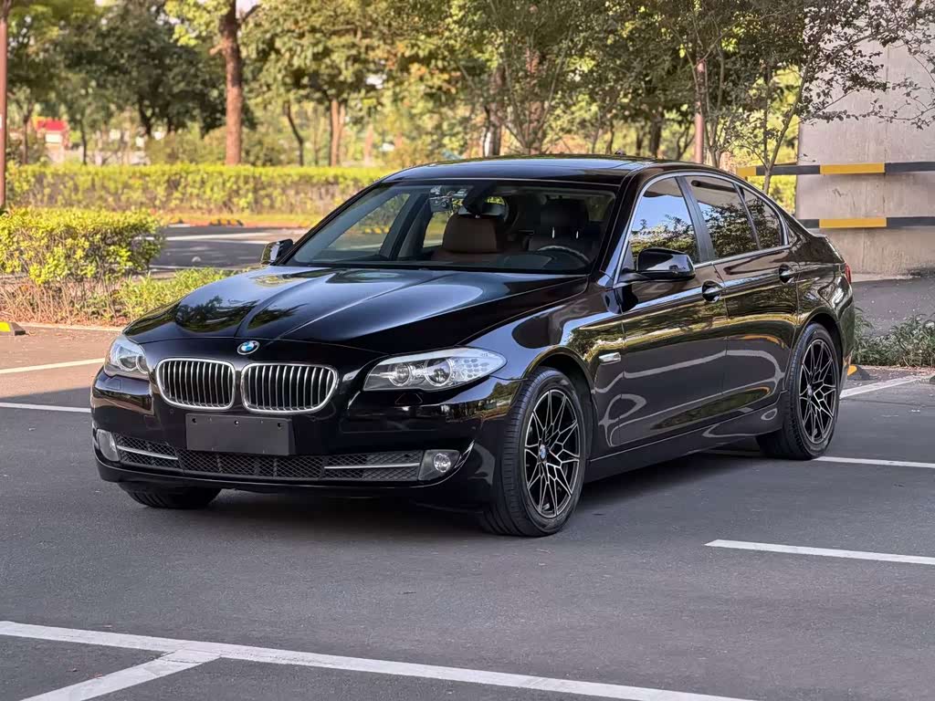 BMW 5 Series 5 ( ) 2013 535i Luxury Sport