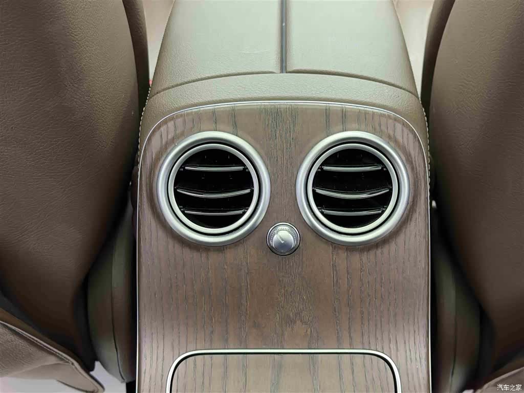 Mercedes-Benz E-Class, 2022 11