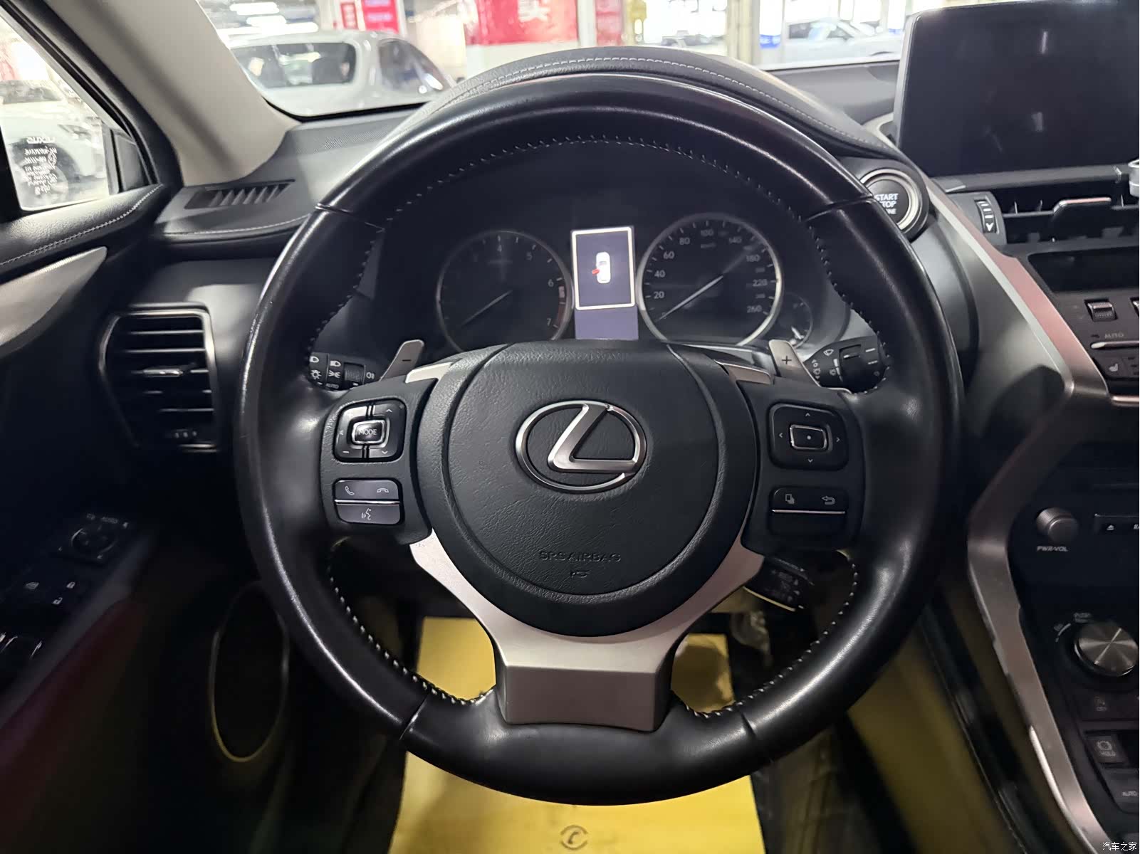 Lexus NX, 2021 12