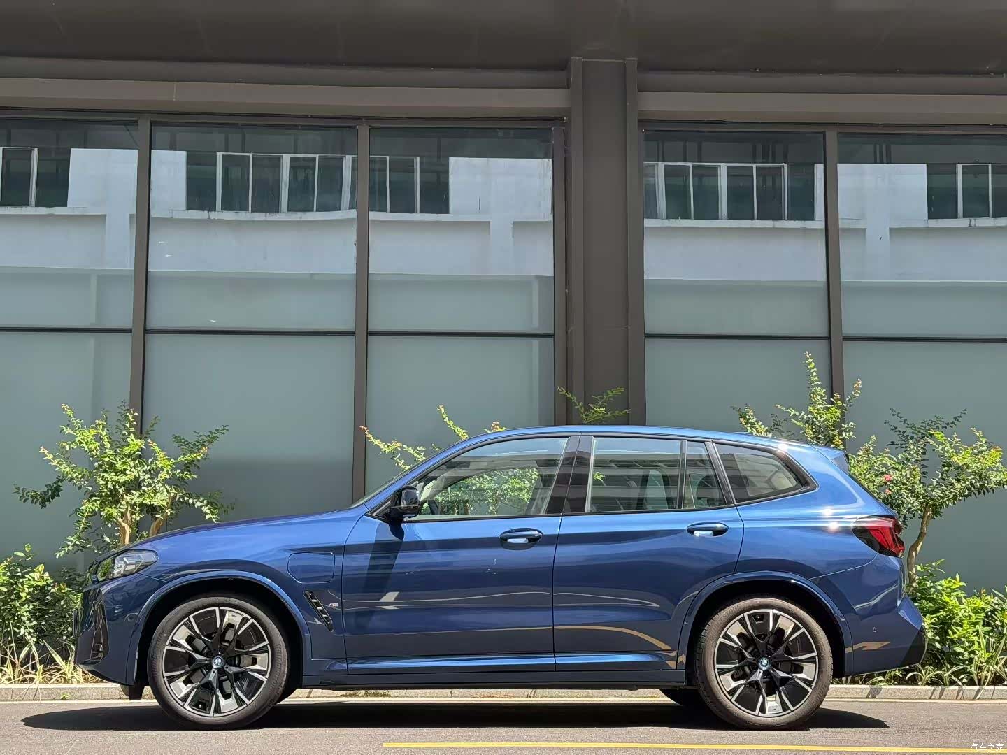 BMW iX3, 2022 3