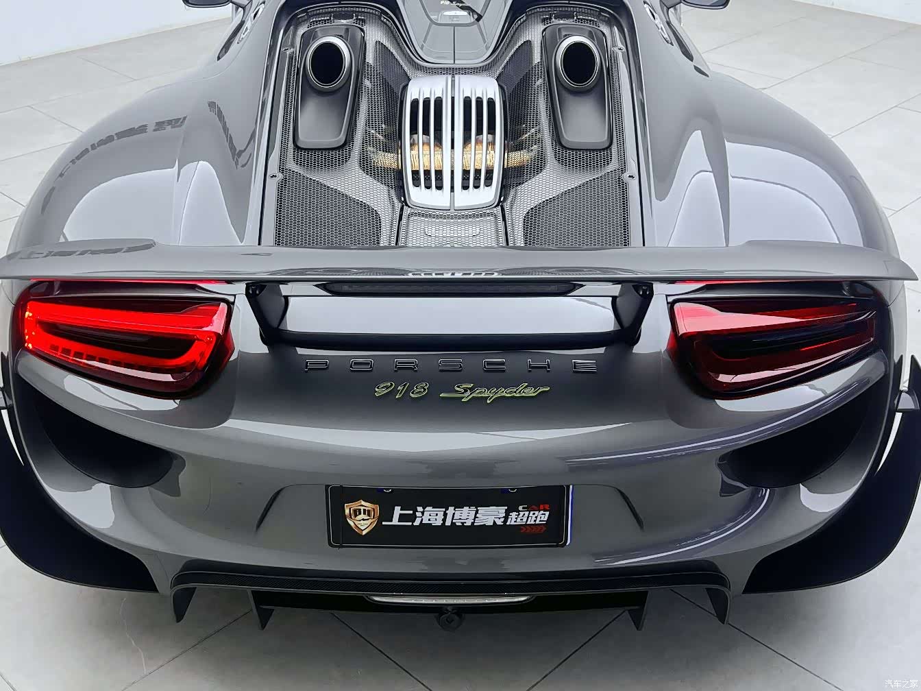 Porsche 918, 2015 10