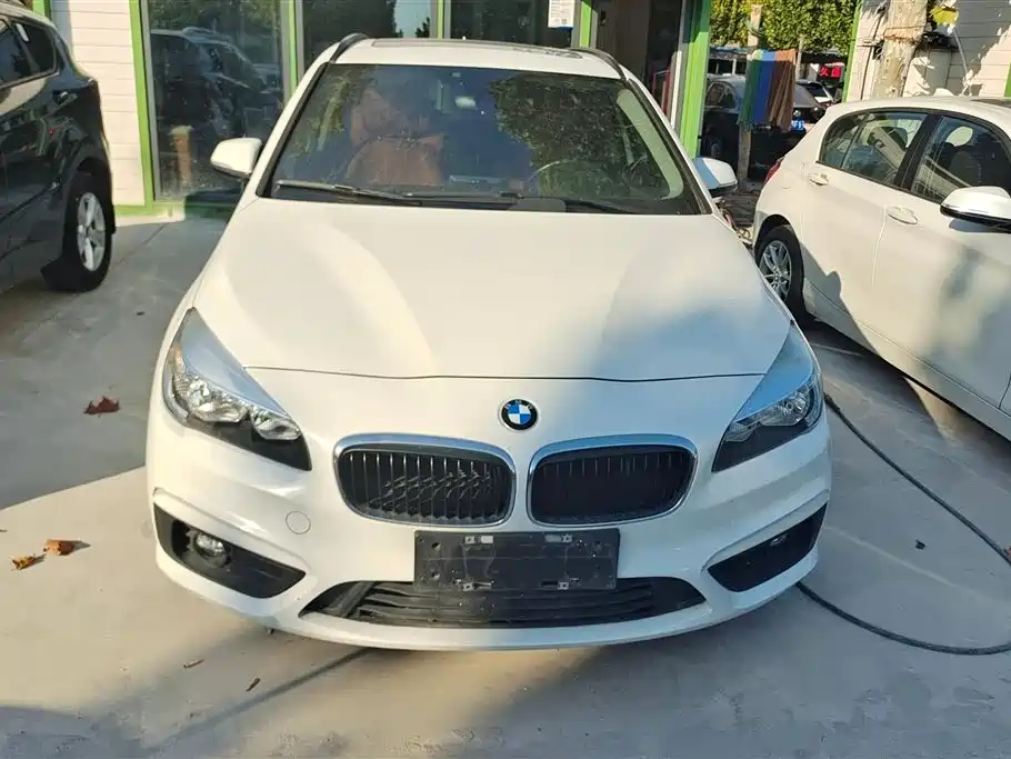 BMW 2 series station wagon