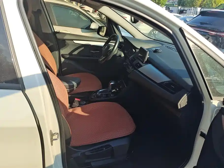 BMW 2 series station wagon