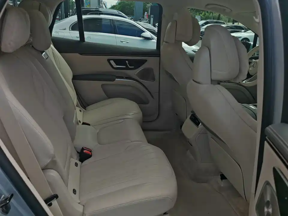 Mercedes-Benz EQS SUV