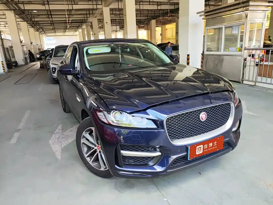 Jaguar F-PACE