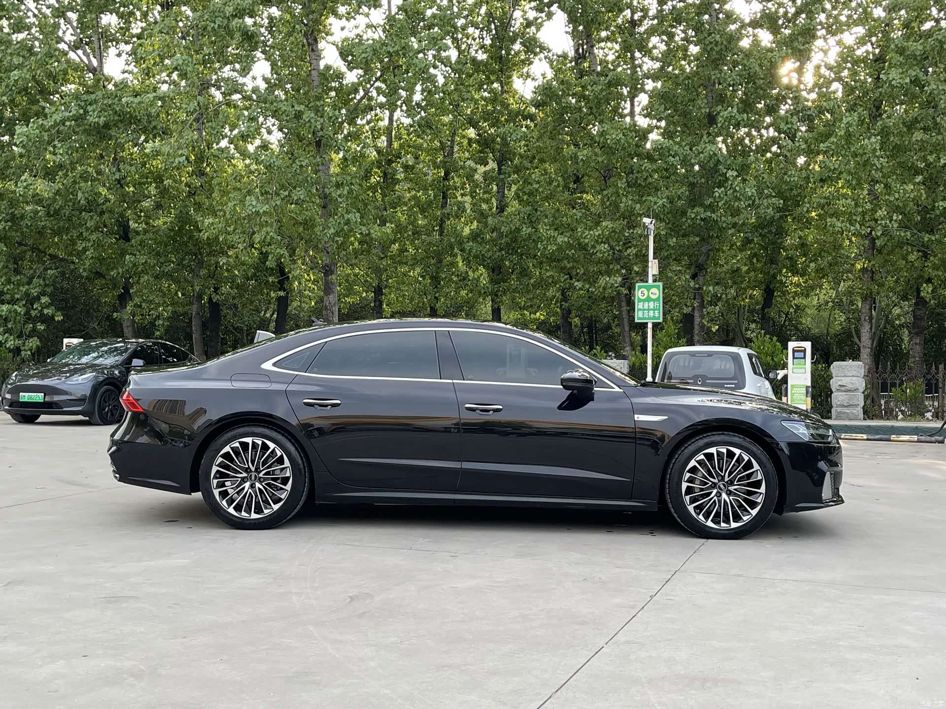Audi A7L, 2024 13