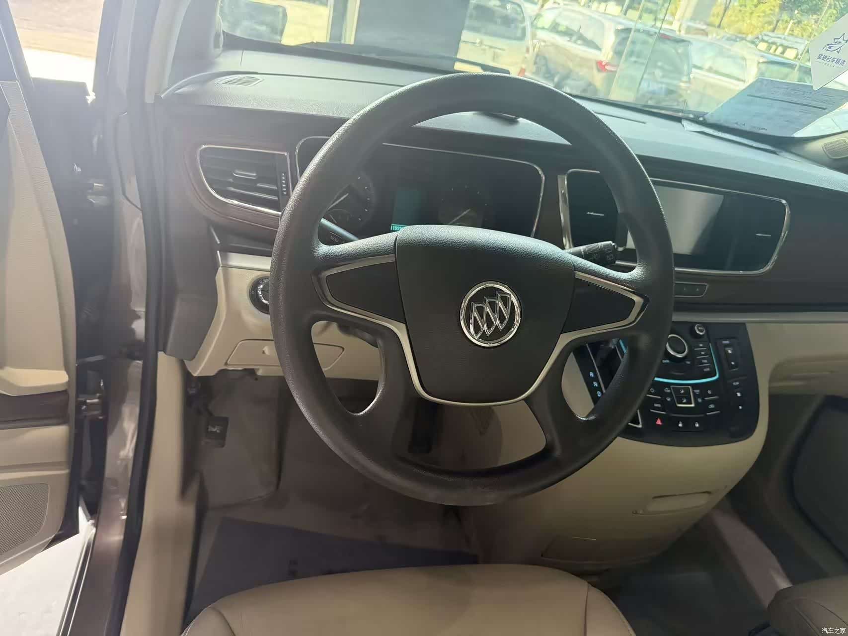 Buick GL8, 2016 12