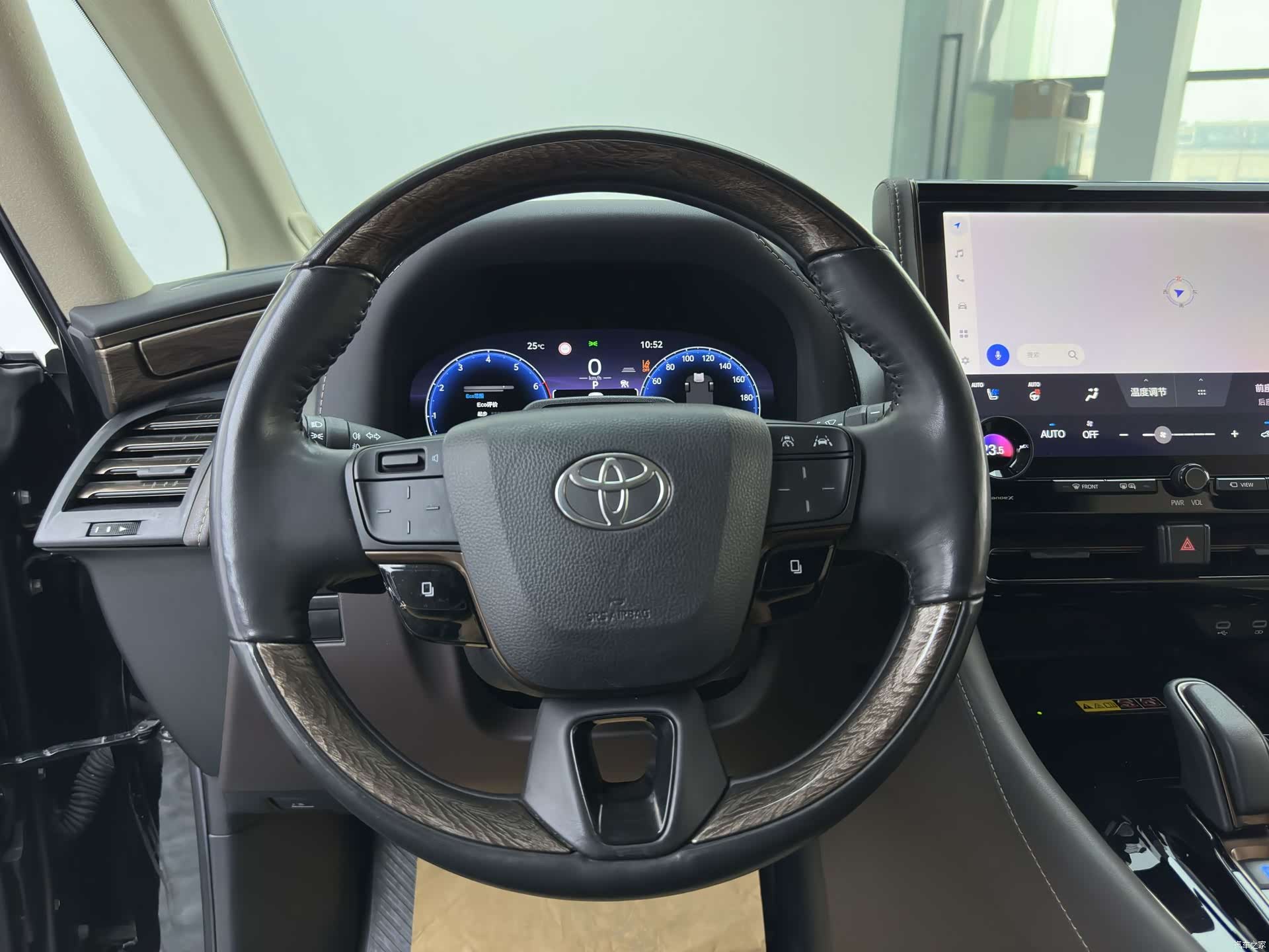 Toyota Alphard, 2024 14