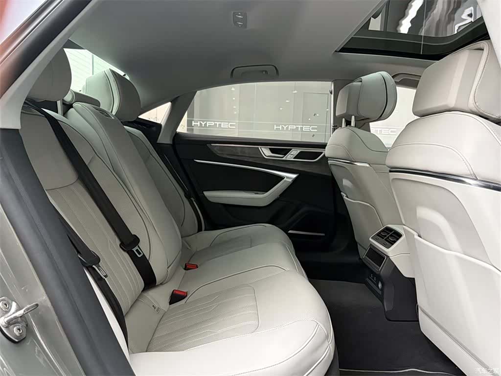 Audi A7L, 2026 7