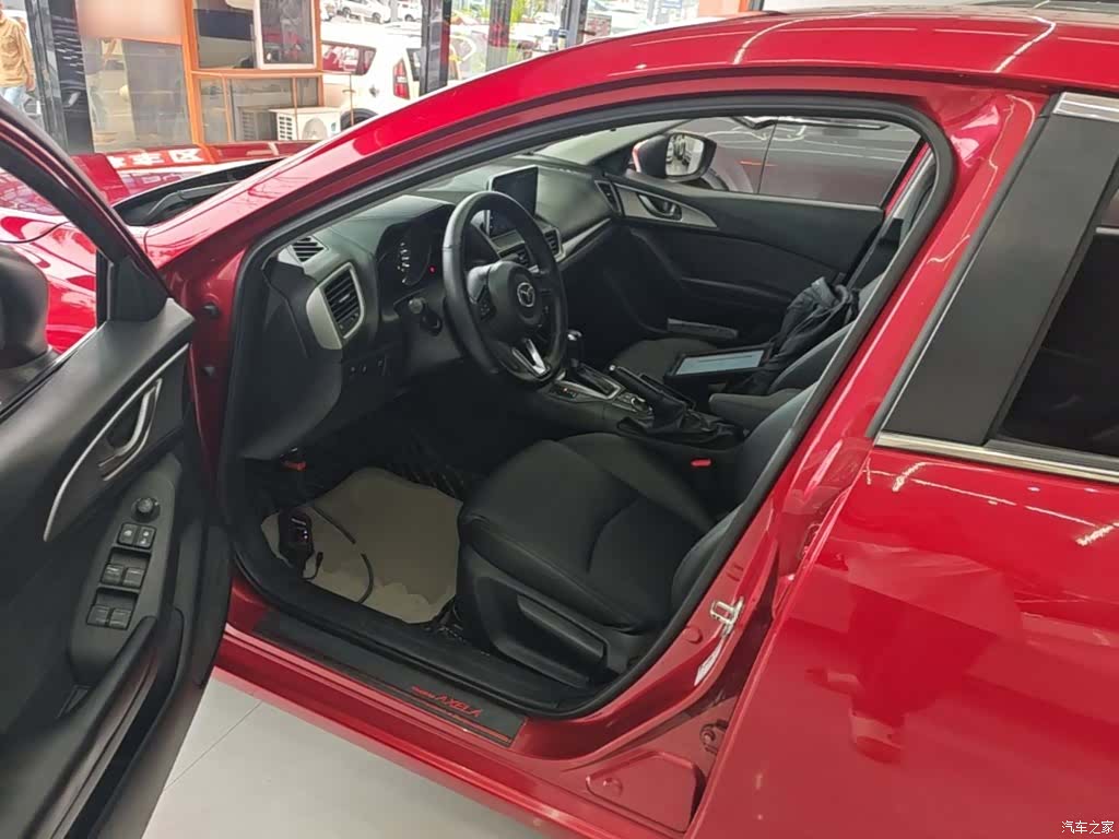 Mazda Mazda3, 2017 15