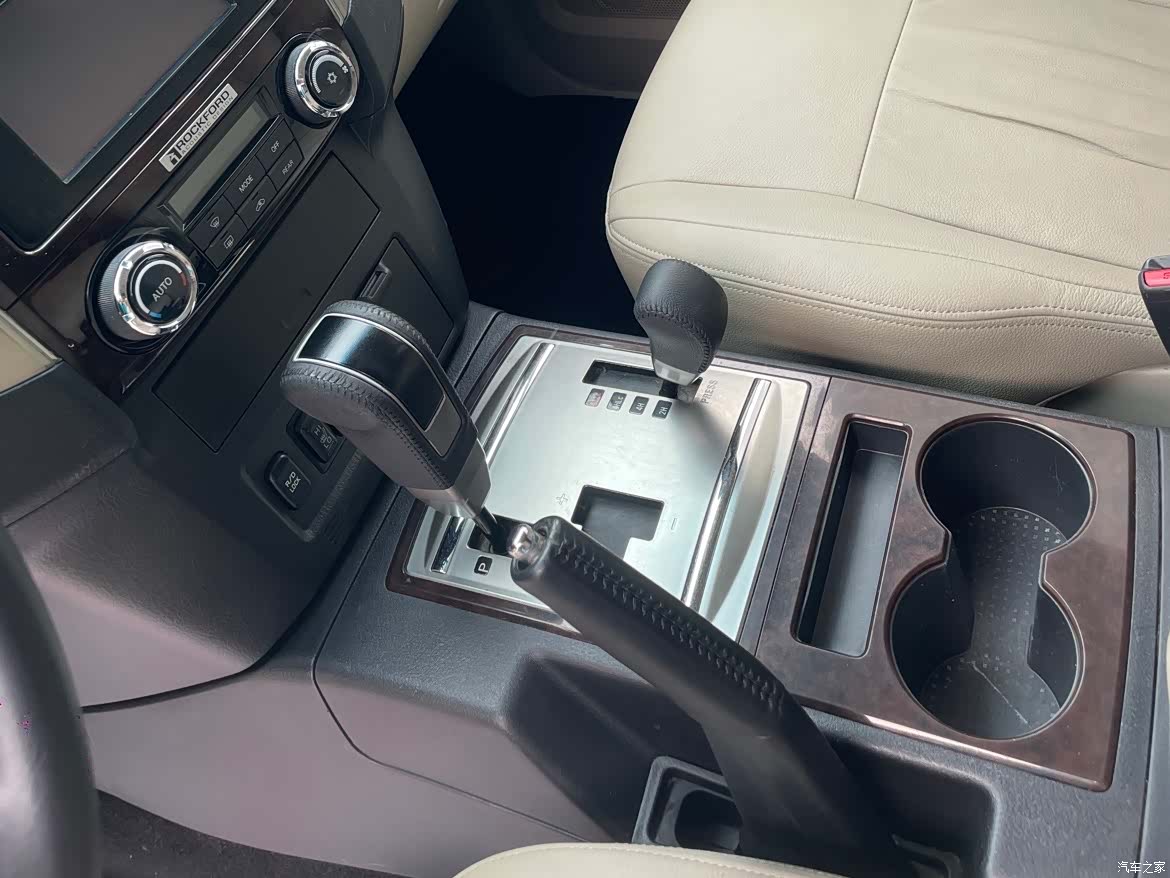 Mitsubishi Pajero, 2018 8
