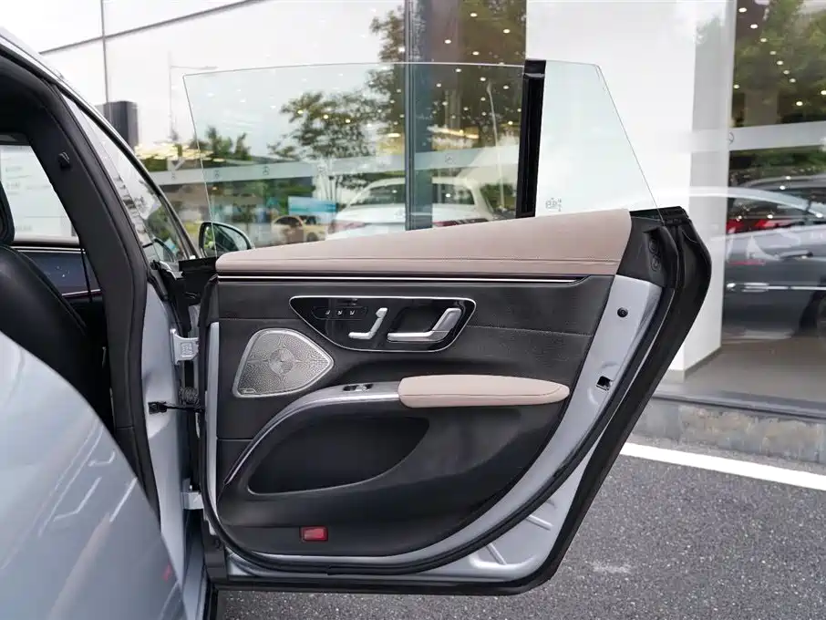 Mercedes-Benz EQS
