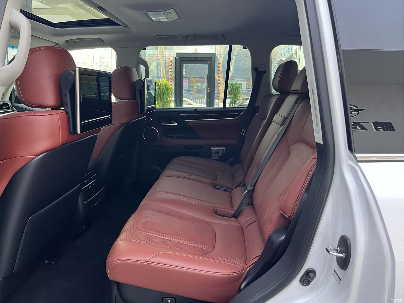 Lexus LX, 2022 все фото