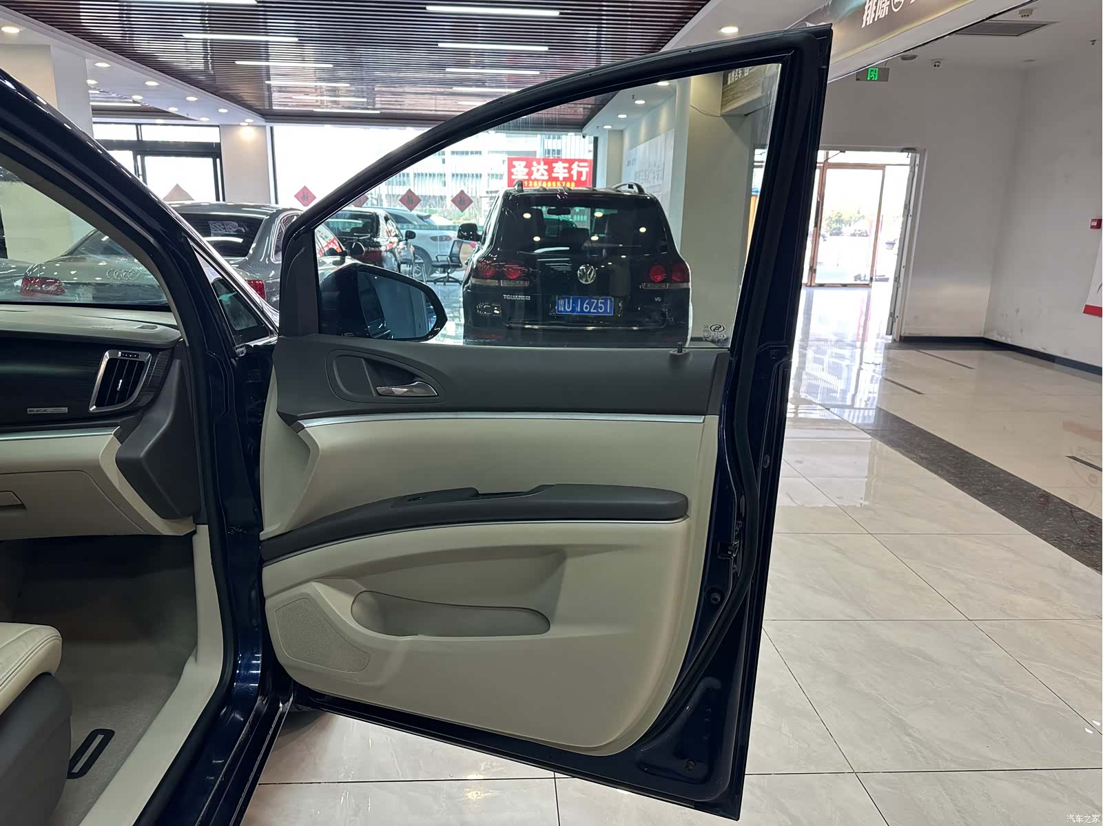Buick GL8, 2012 15