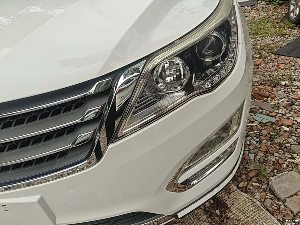 Wuling 560, 2015 24