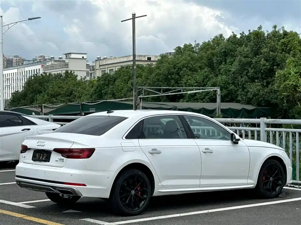 Audi A4L