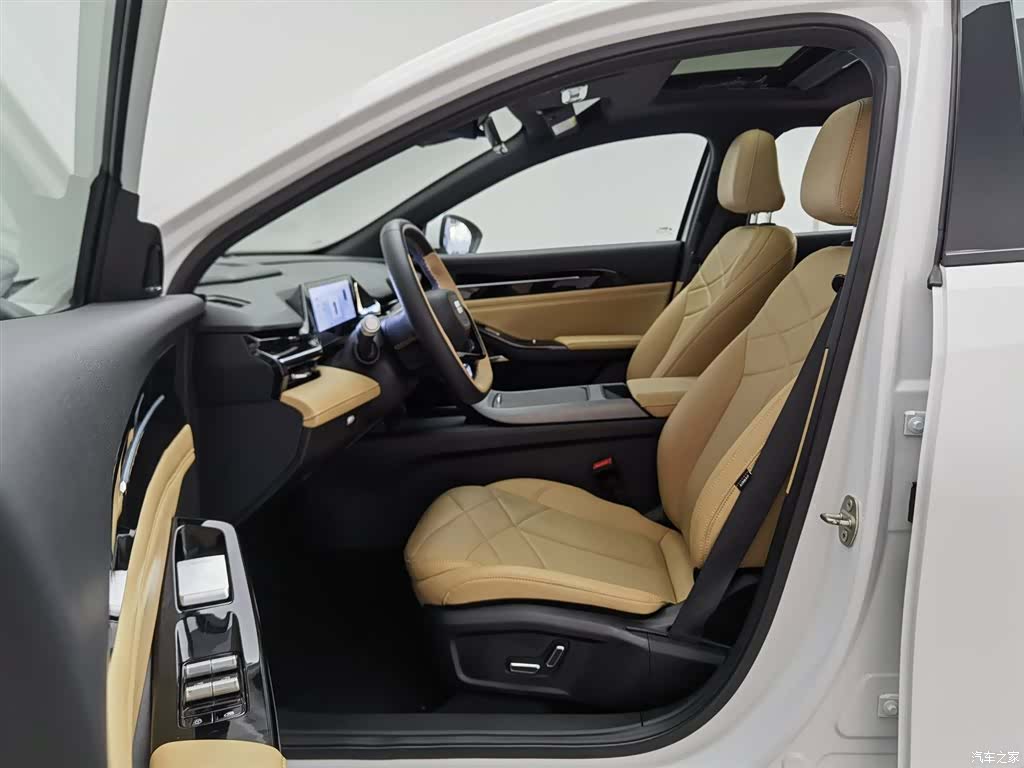 Geely Galaxy L6, 2025 10