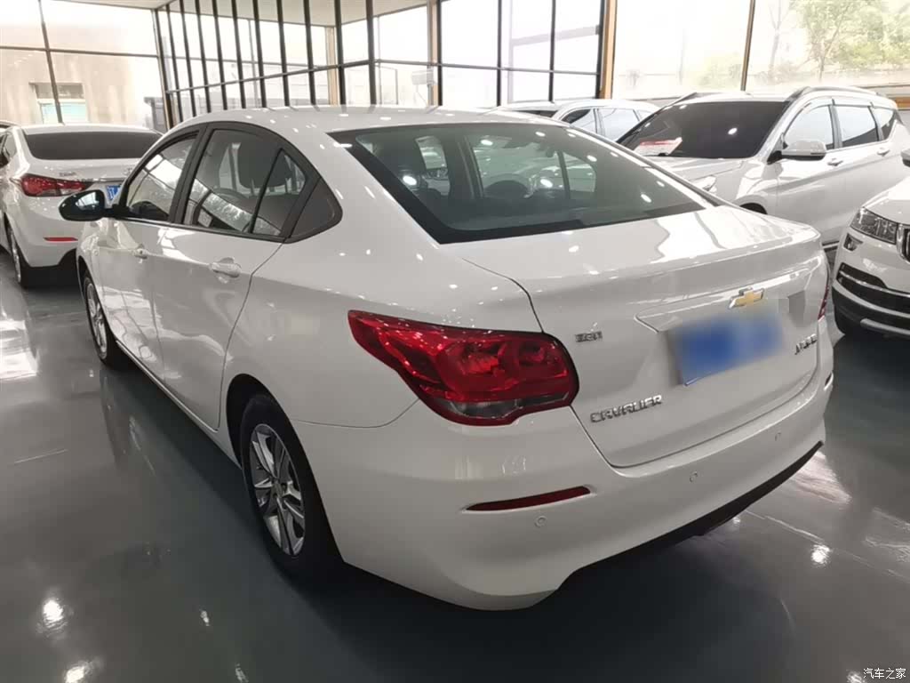 Chevrolet 320, 2019 все фото