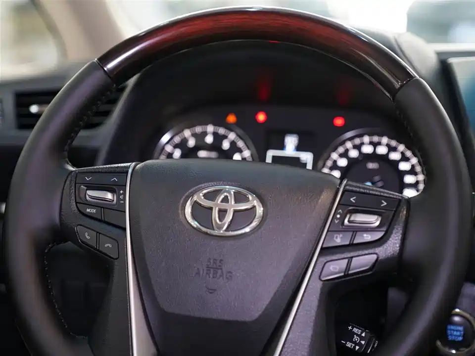 Toyota Elfa