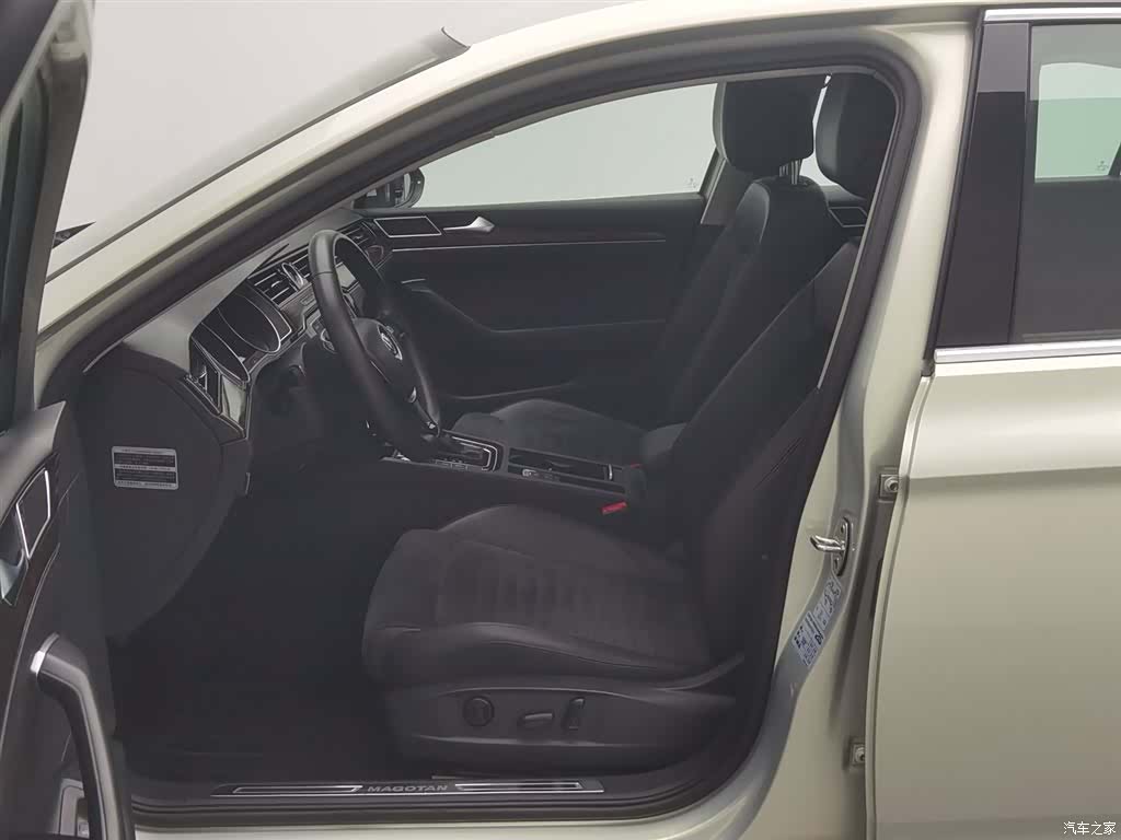 Volkswagen Magotan, 2017 10