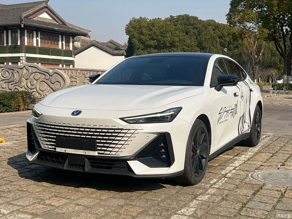 Changan UNI-V, 2022 1