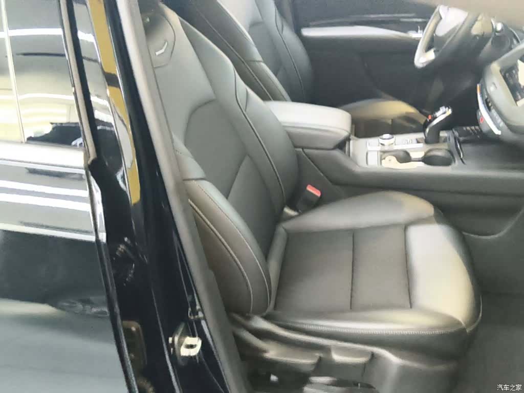 Cadillac XT4, 2023 25