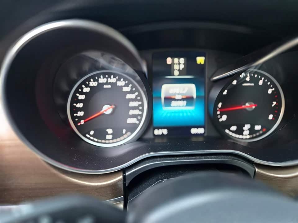 Mercedes-Benz V-class