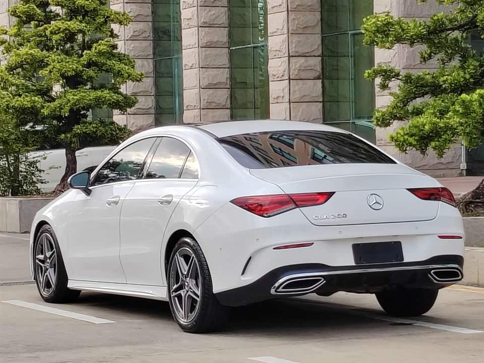Mercedes-Benz CLA