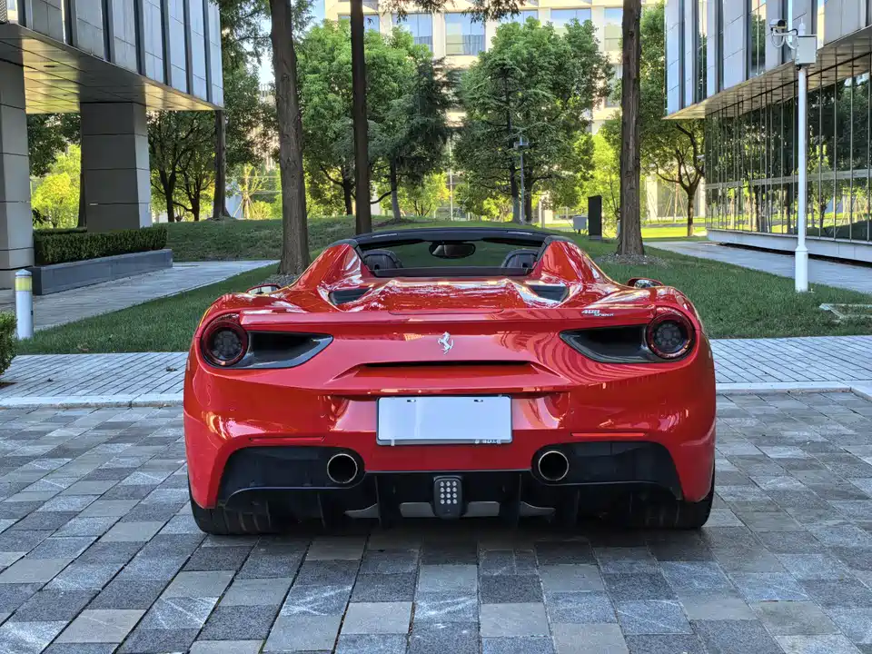 Ferrari 488