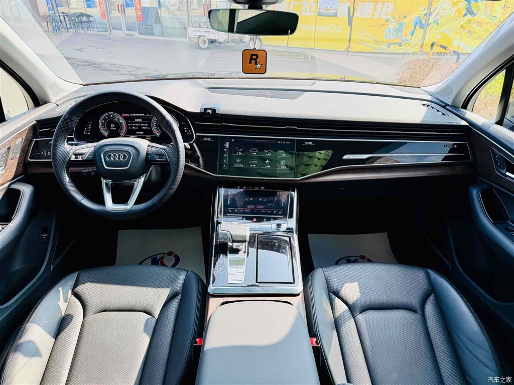 Audi Q7, 2022 8