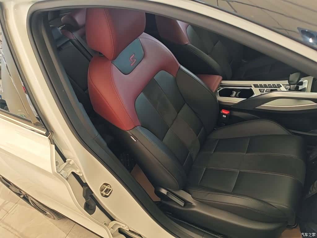 Geely Coolray, 2021 25