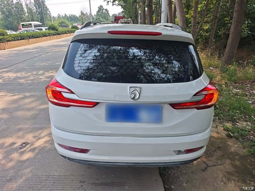 Wuling 310W, 2019 6