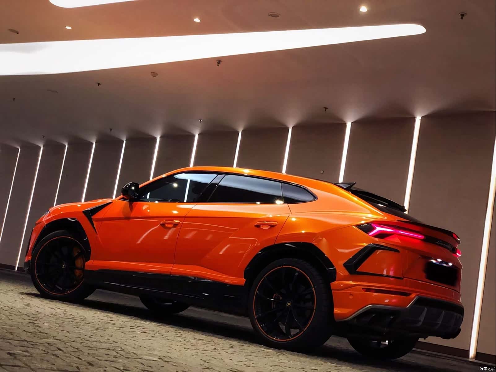 Lamborghini Urus, 2019 2
