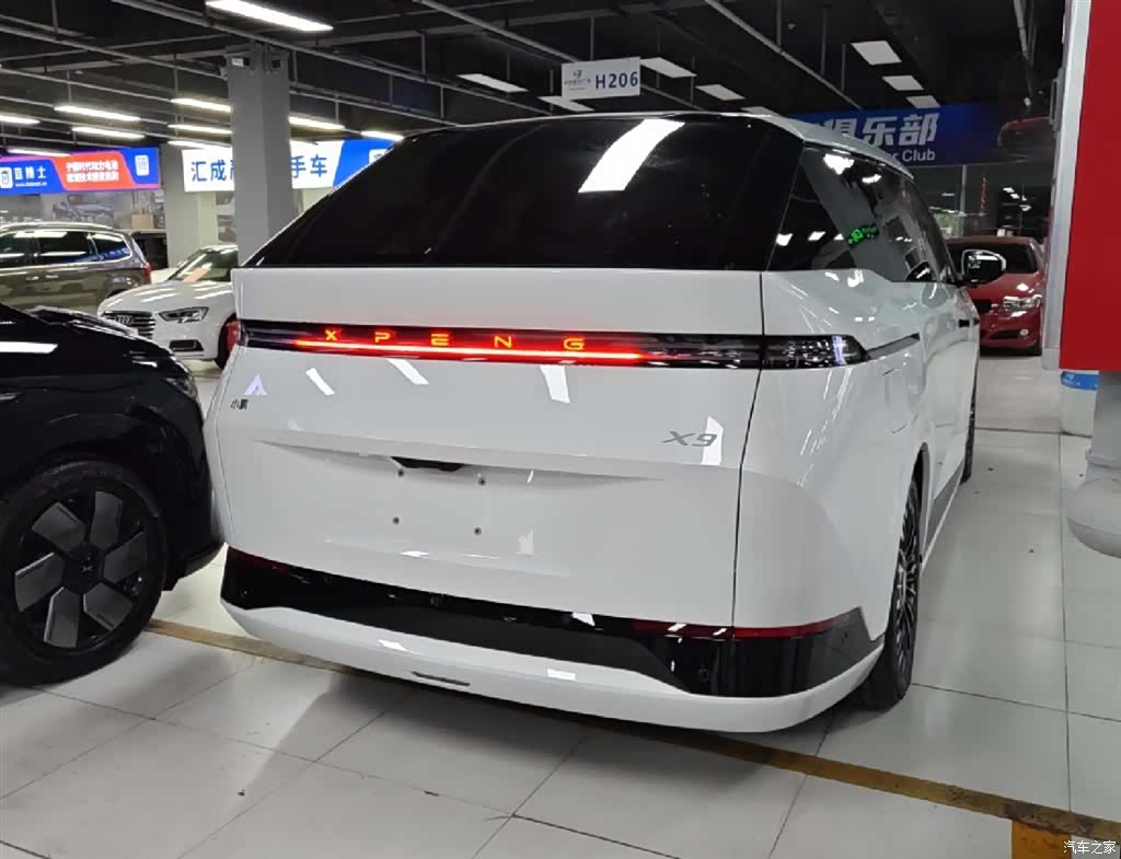 Xpeng X9, 2025 4