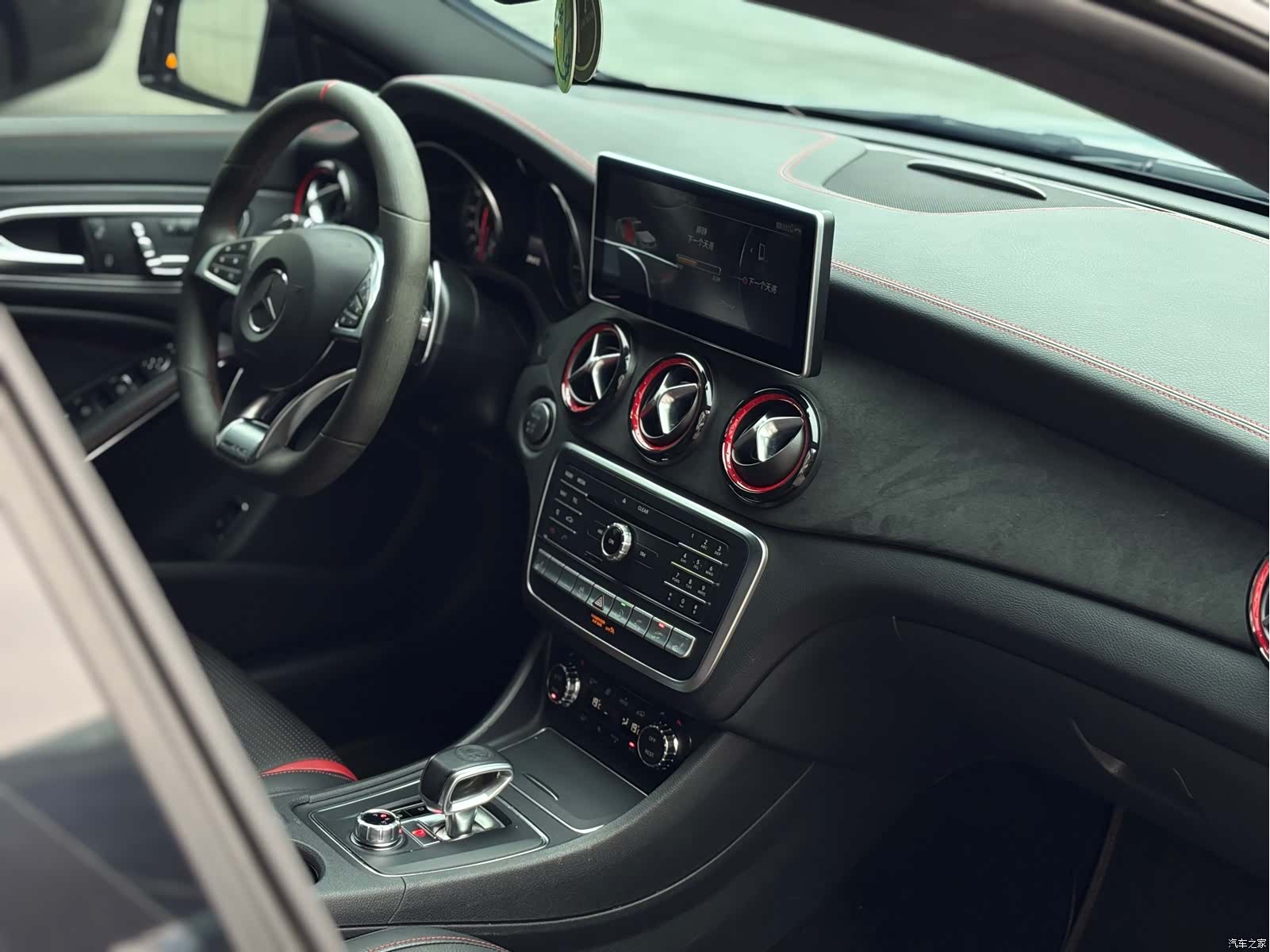 Mercedes-Benz CLA, 2019 17