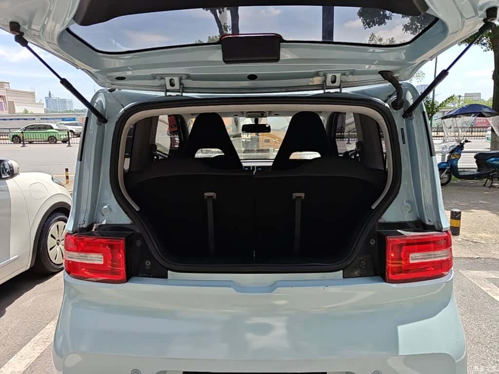 Wuling MINIEV, 2020 19