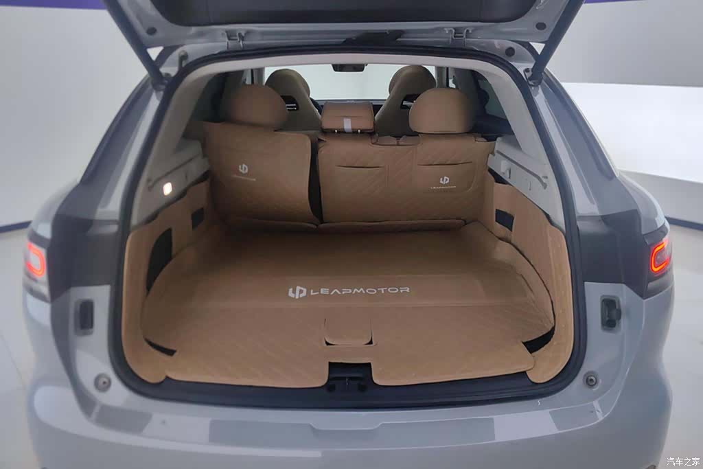 Leapmotor C11, 2025 4