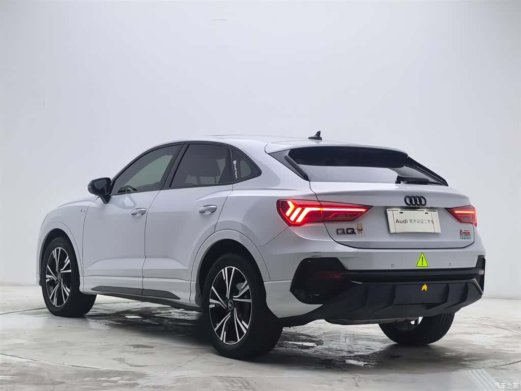 Audi Q3, 2022 все фото