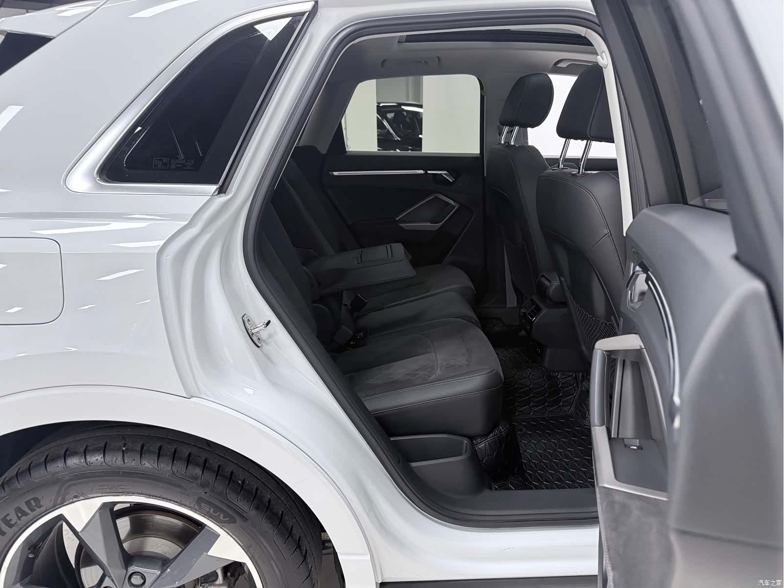 Audi Q3, 2022 13