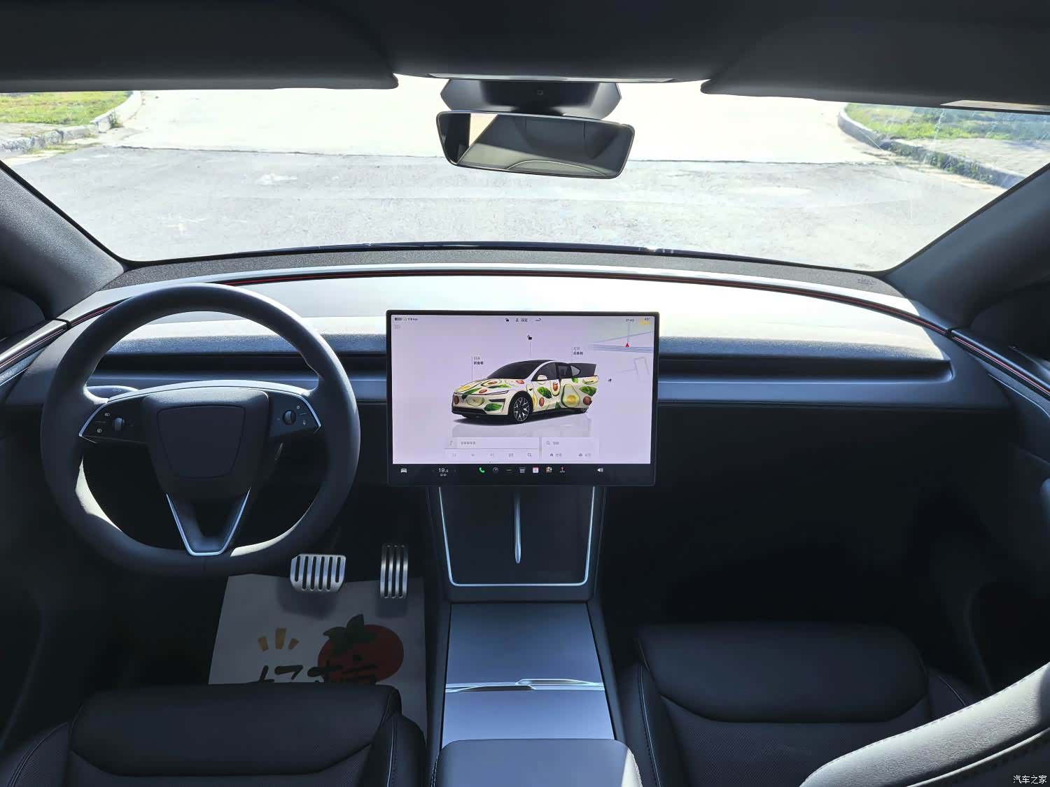 Tesla Model Y, 2026 все фото