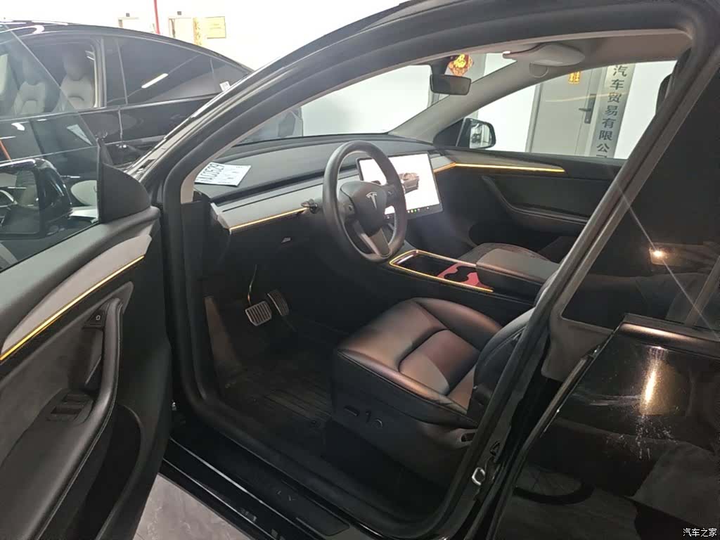 Tesla Model Y, 2024 15