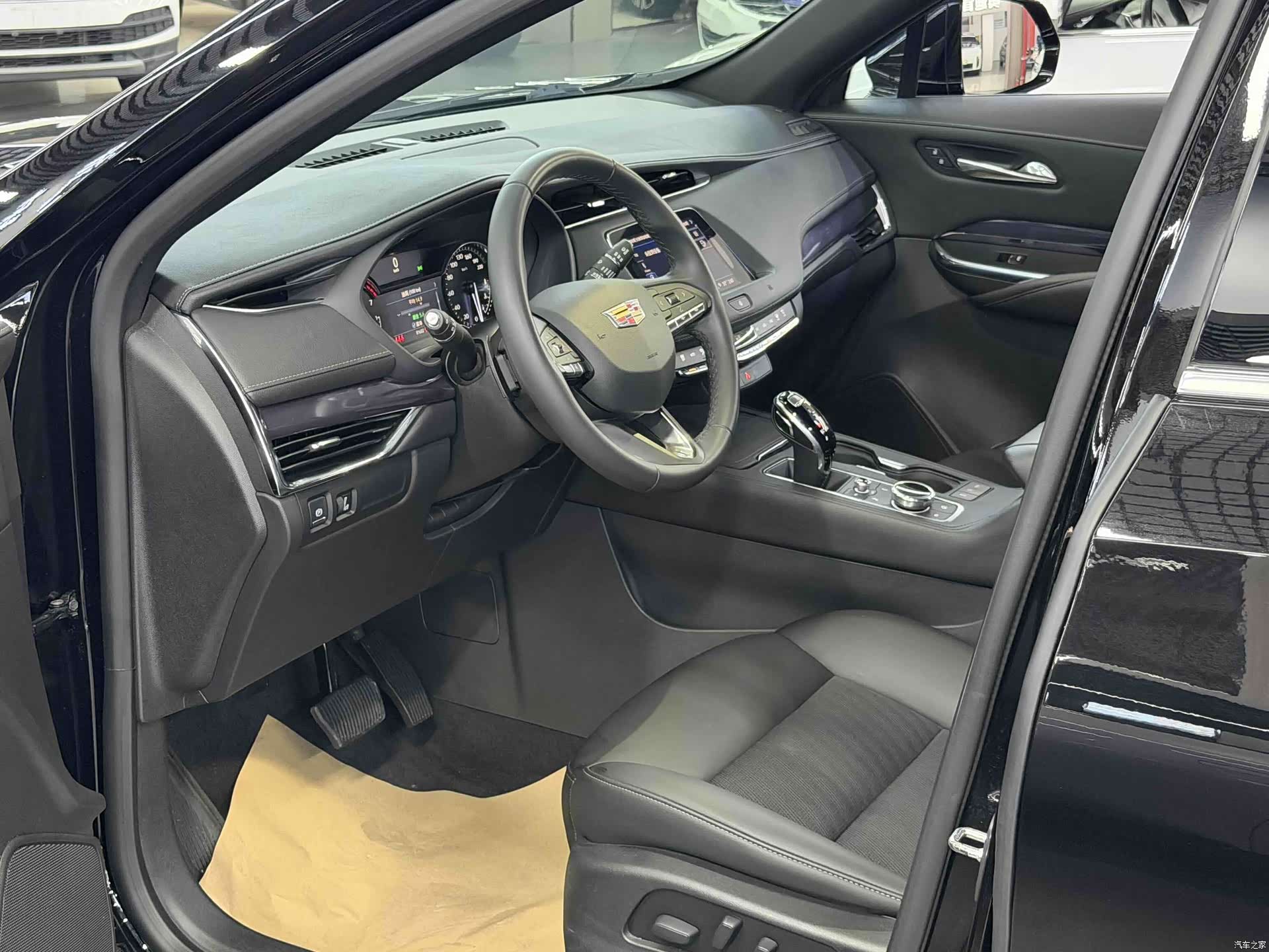 Cadillac XT4, 2021 4