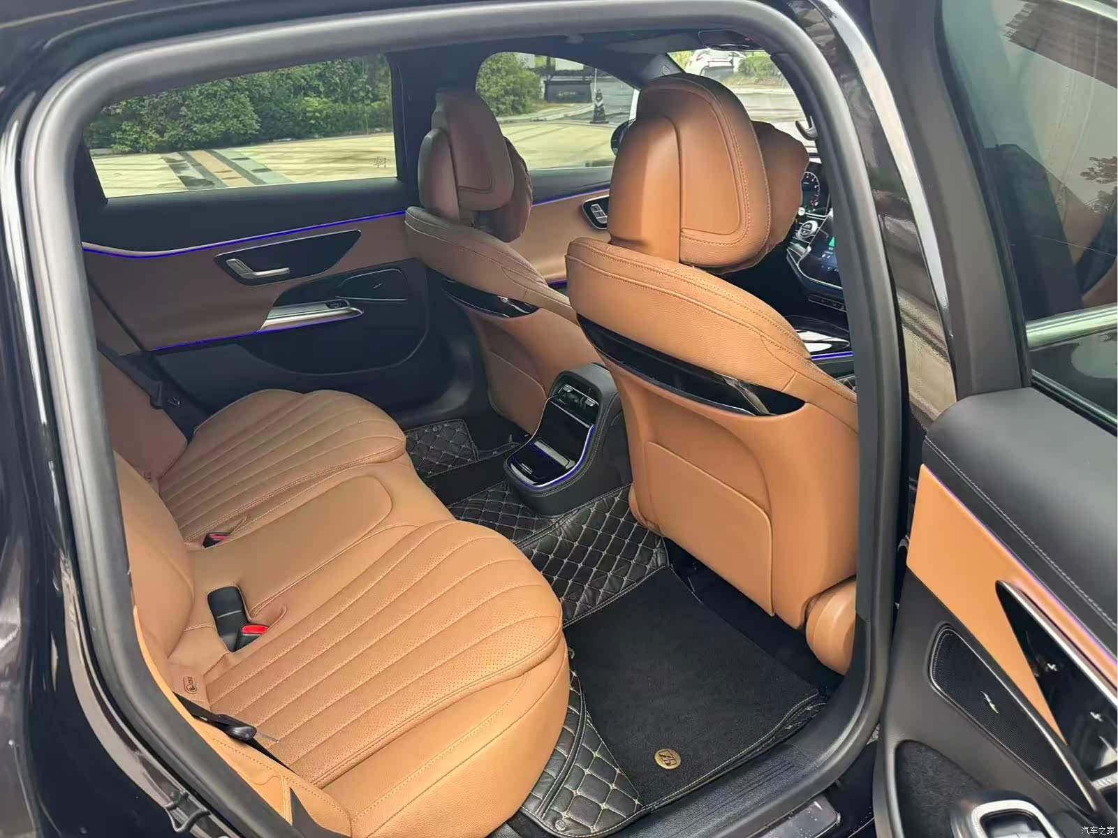 Mercedes-Benz E-Class, 2025 6