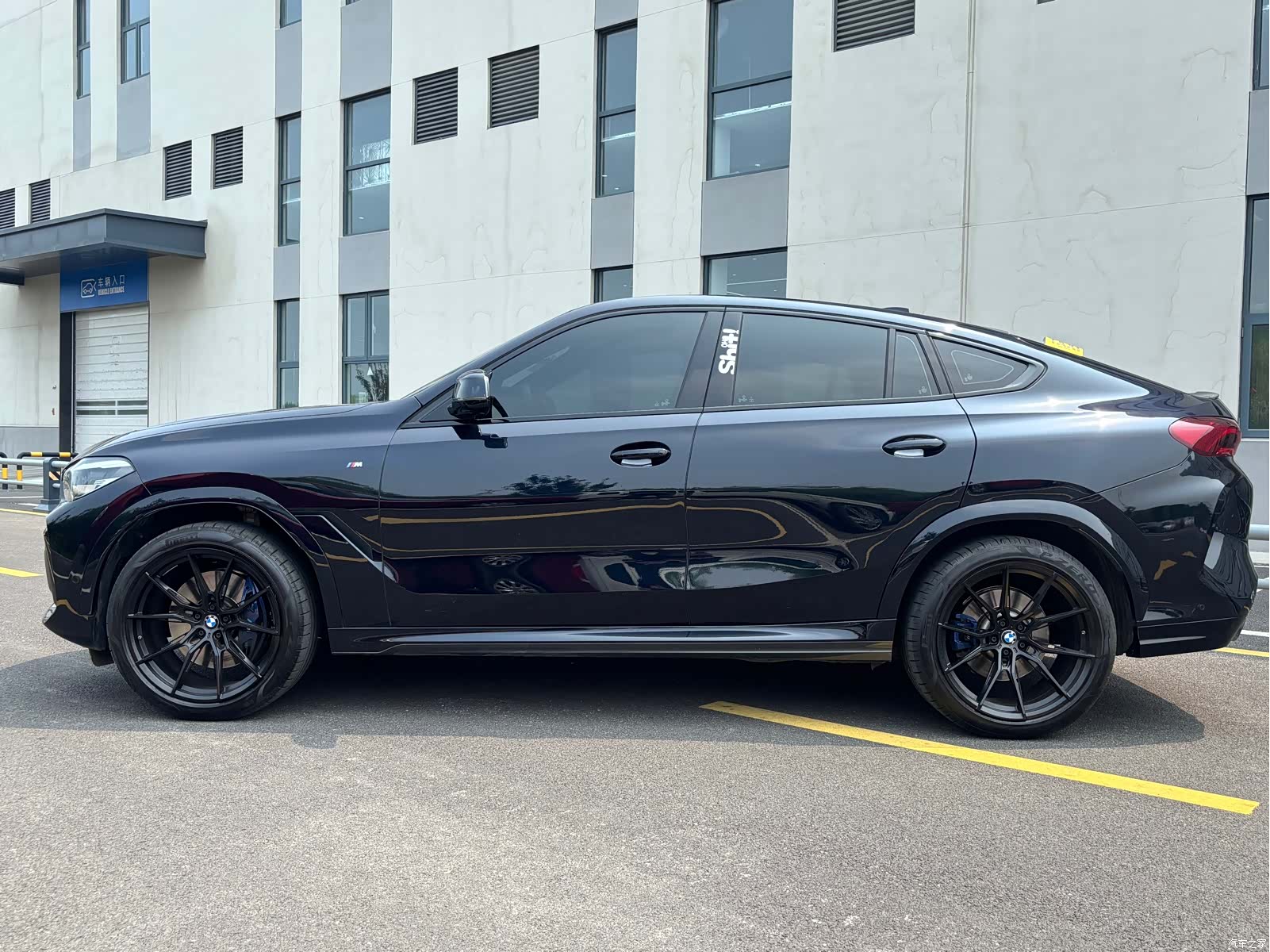 BMW X6, 2023 4