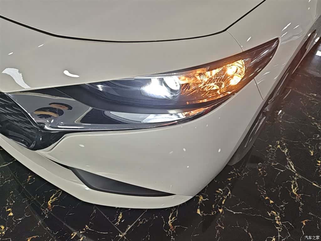 Mazda Mazda3, 2022 24